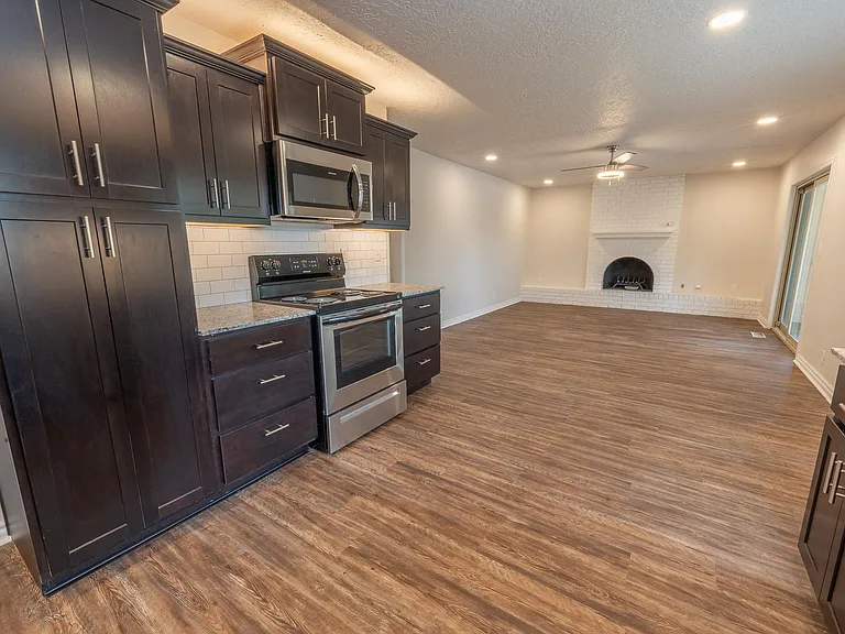 2214 Morgan Dr — Photo 20