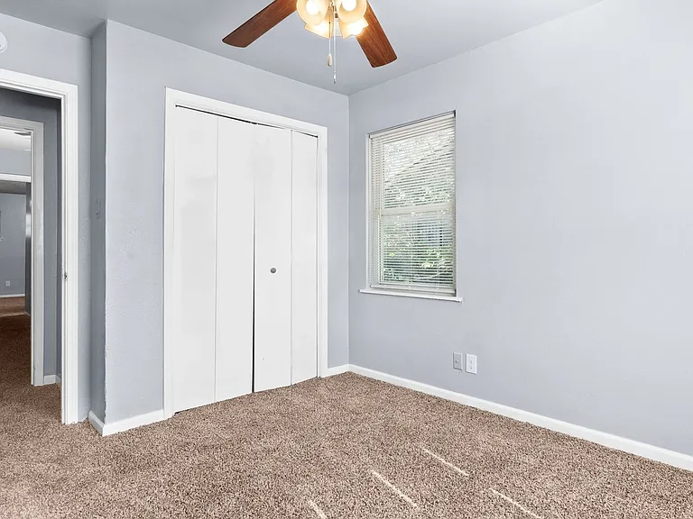 2709 Hillside Dr — Photo 14