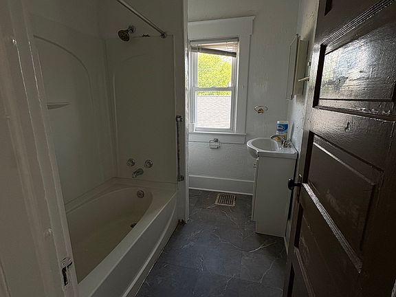 4th image of 612 Fulton Rd NW #2