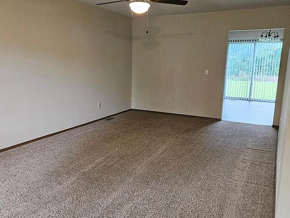 3rd image of 1721 N Main St APT C