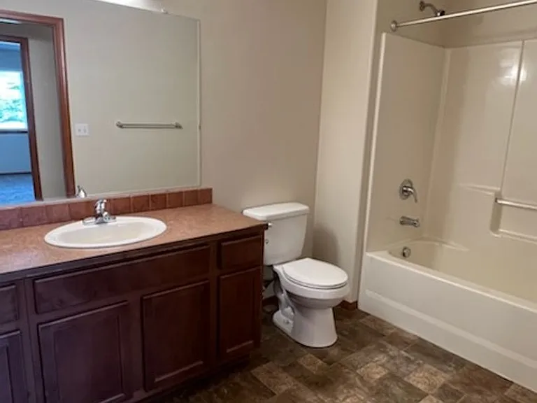 564 11th St NE — Photo 7