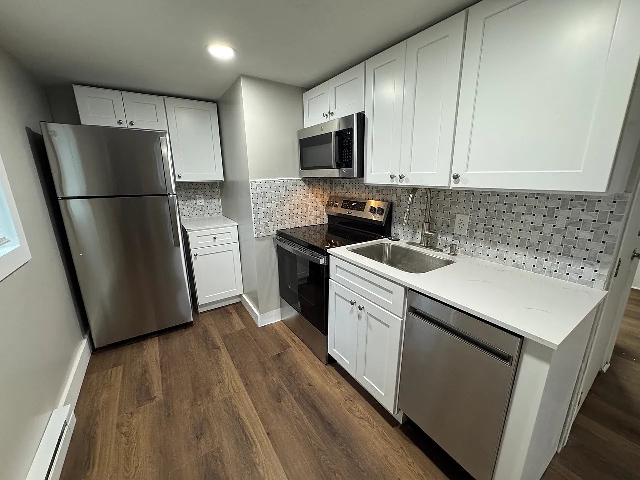 1 bed, 700 sqft, $1,295 — Photo 4