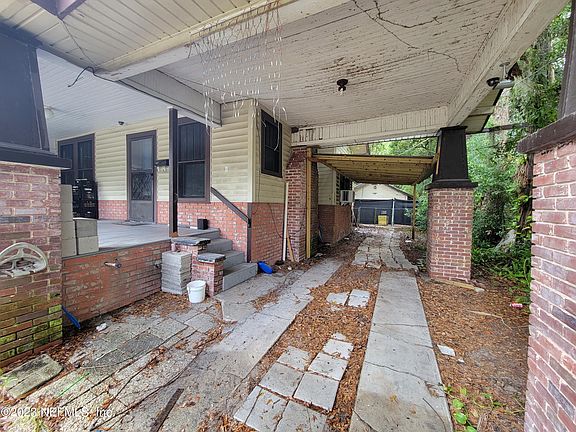 5th image of 108 FERN Street