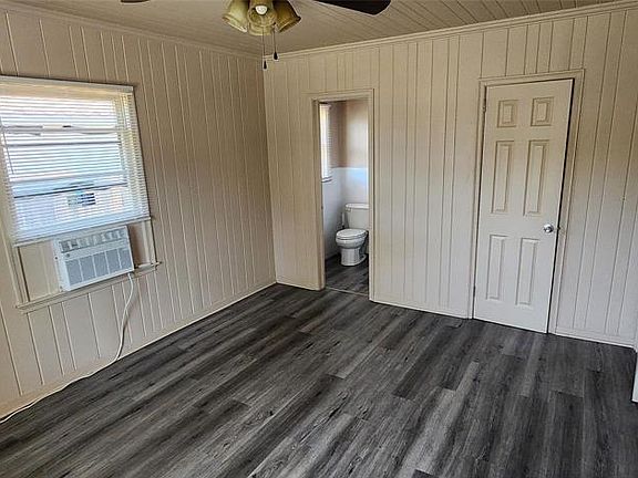 3rd image of 609 SW 4th Ave #2