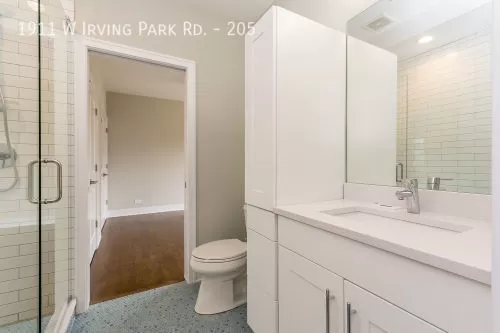 1911 W Irving Park Rd #205 Photo 1