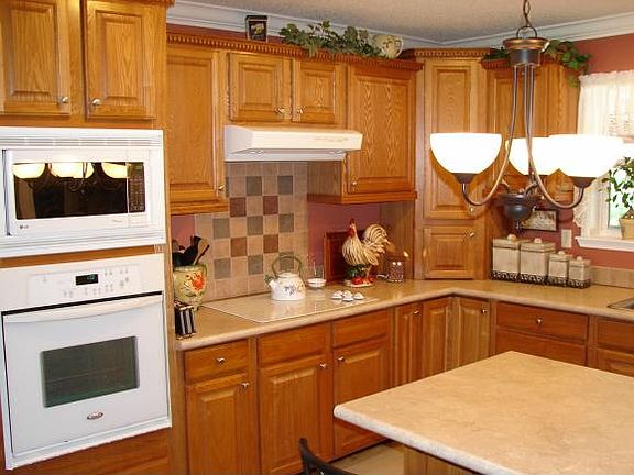 4th image of 5489 Silver Hill Ln