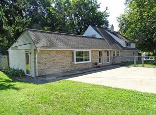 106 Rolling Ln, Levittown, PA 19055