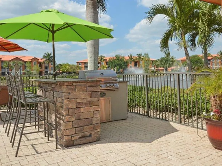 Al Fresco Dining