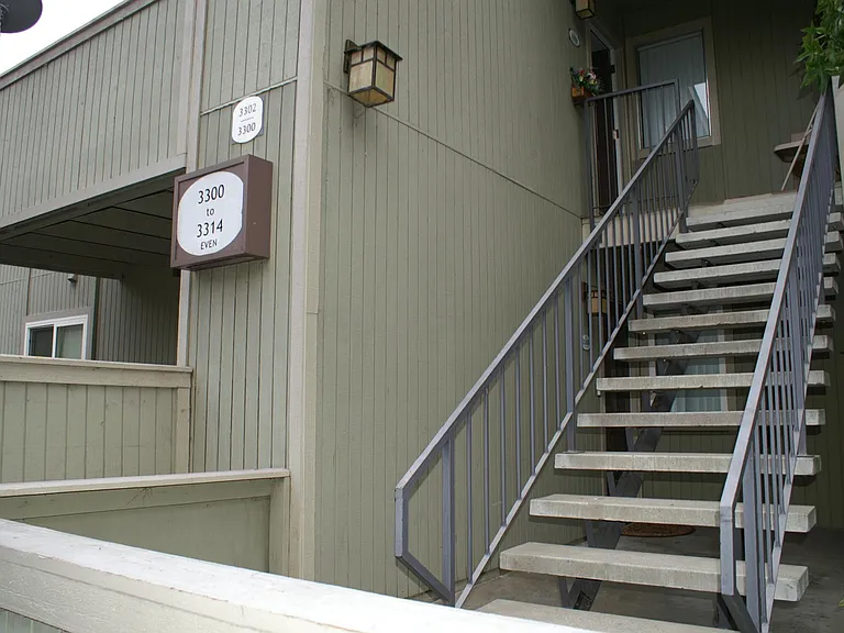 3300 Red Cedar Ter — Photo 2