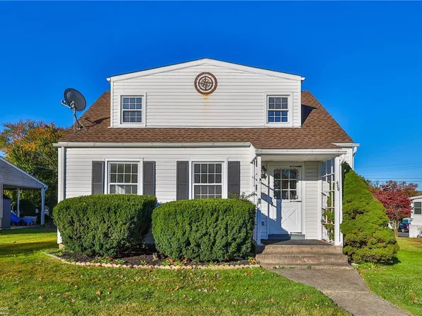 426 Locust Rd, Hellertown, PA 18055