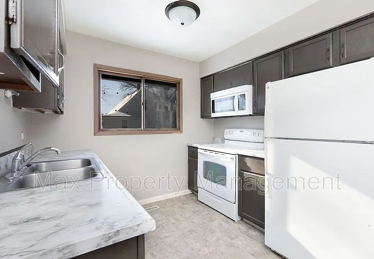 3919 SW 3rd St — Photo 13