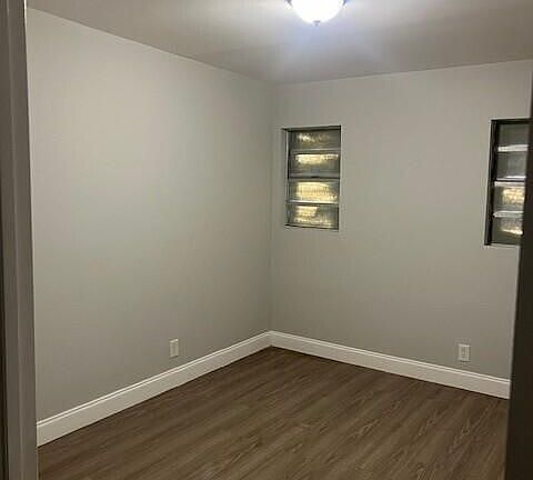 5th image of 310 NW 4th Ave