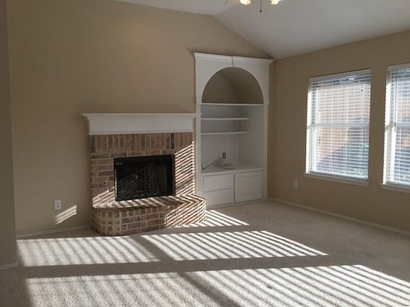 4th image of 1160 Valley Oaks Dr