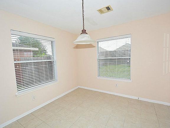 5th image of 8411 Windy Thicket Ln