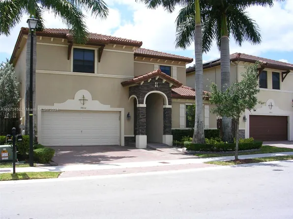 9832 NW 87th Ter, Doral, FL 33178