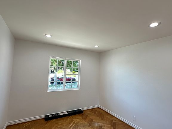 5th image of 10002 Mollyknoll Ave