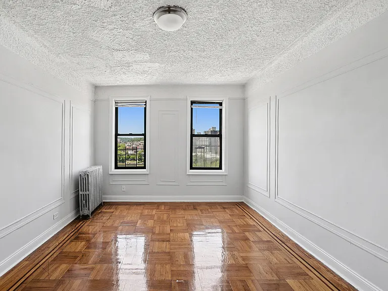 2175 Cedar Ave #7A — Photo 1