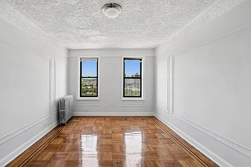 2175 Cedar Ave Photo 1