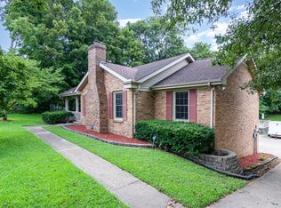 712 Rossview Rd, Clarksville, TN 37043