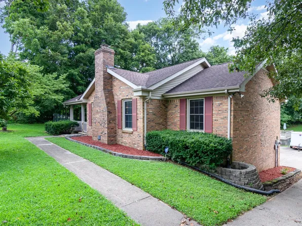 712 Rossview Rd, Clarksville, TN 37043