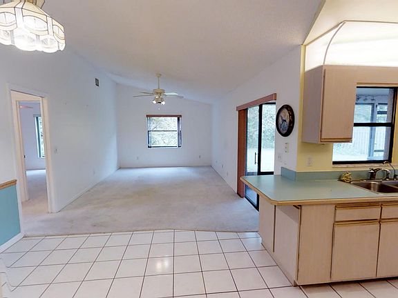 5th image of 570 Awin Cir SE