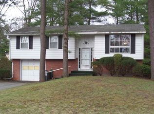 8 Pleasant Dr, Saratoga Springs, NY 12866