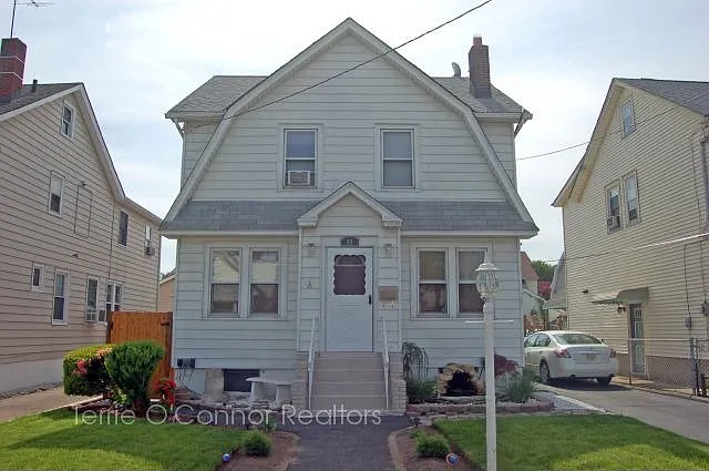 98 William Pl photo 1