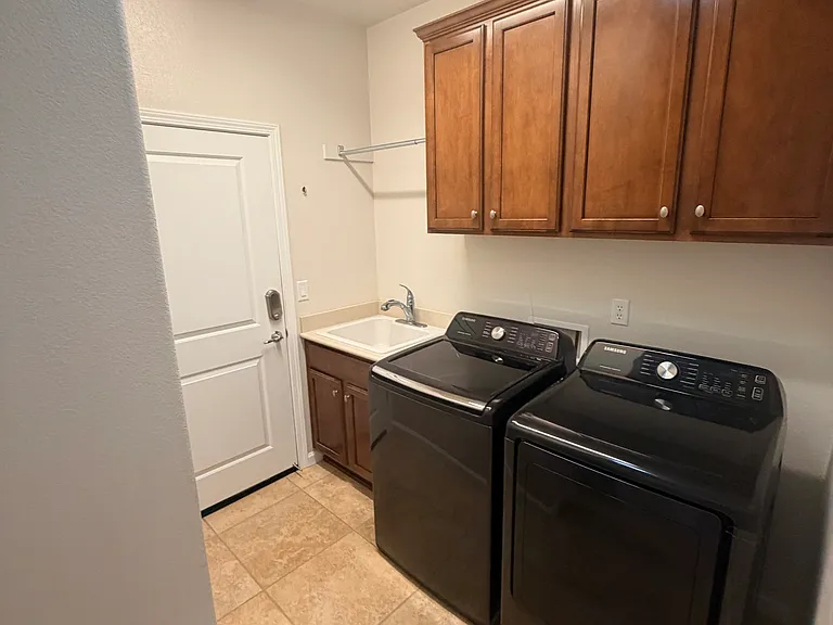 9855 Sheffield Way — Photo 16