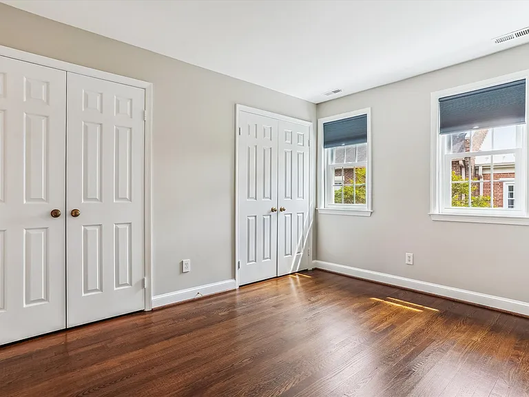 1158 N Pitt St — Photo 21