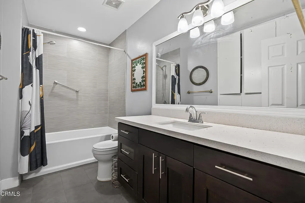 5 bed, 2.0 bath, 1819 sqft, $4,990 — Photo 3