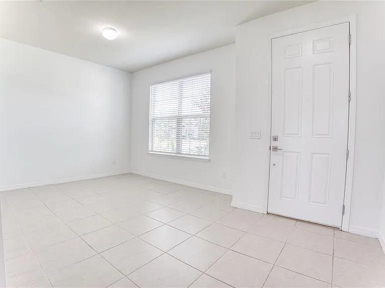 5270 Brydon Woods Cir — Photo 3