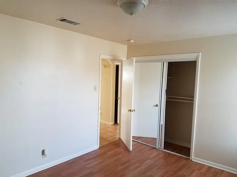 387 Covina Ave — Photo 16