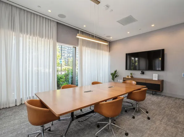 75 Park Lane South image 29 of 39