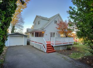 3833 SW View Point Ter, Portland, OR 97239