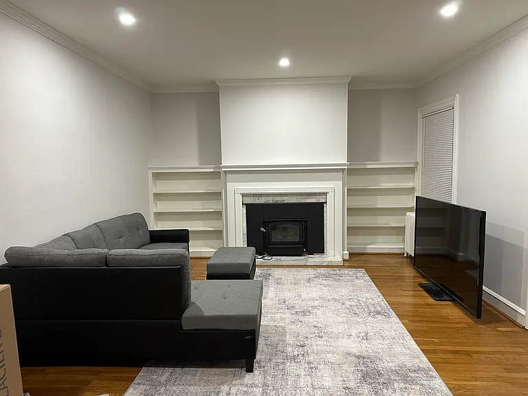 1549 44th St NW — Photo 9