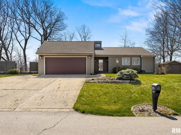 206 Windridge Dr, Washington, IL 61571