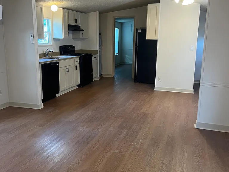 103 Lakeaire Ter — Photo 2