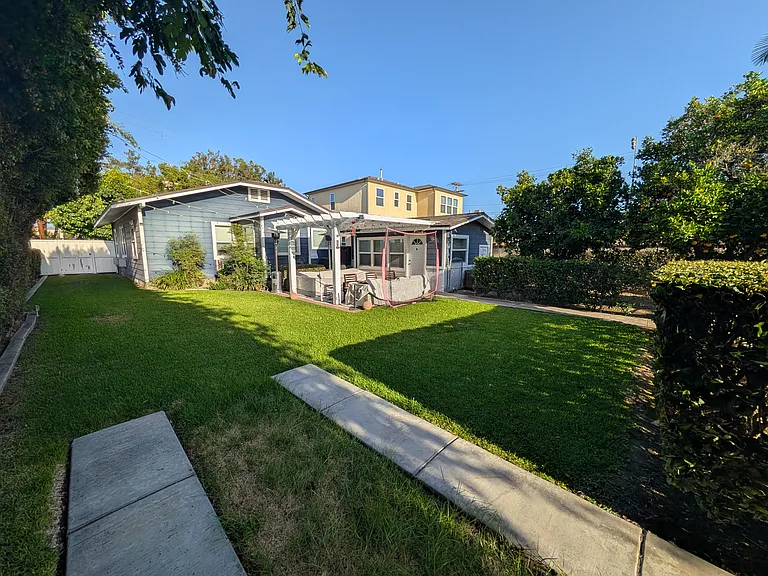 520 N Grand St #B — Photo 1