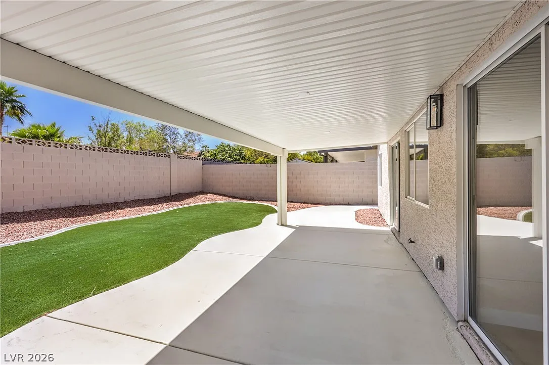 4 bed, 2.5 bath, 1970 sqft, $2,650 — Photo 4