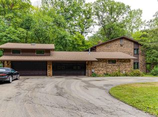 3100 Orange Brace Rd, Riverwoods, IL 60015