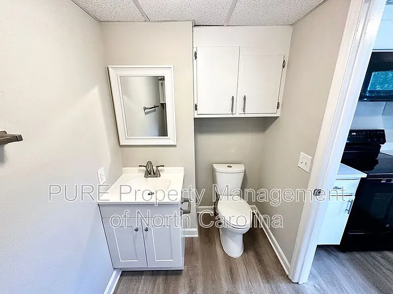 916 W 5th Ave #A — Photo 11