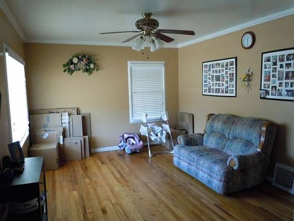 3rd image of 194 S Country Club Dr