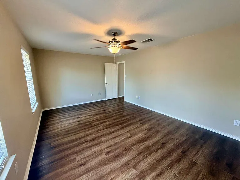 3403 Wickham Ln — Photo 17