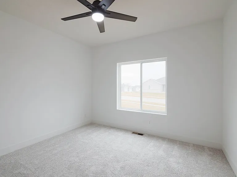 8620 S 50th Ct — Photo 14