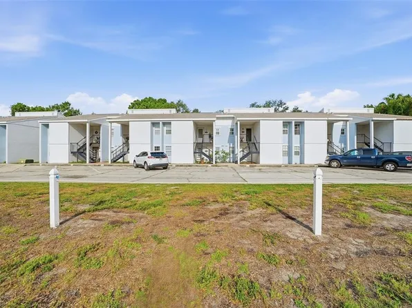 3821 N Oak Dr Unit J21, Tampa, FL 33611