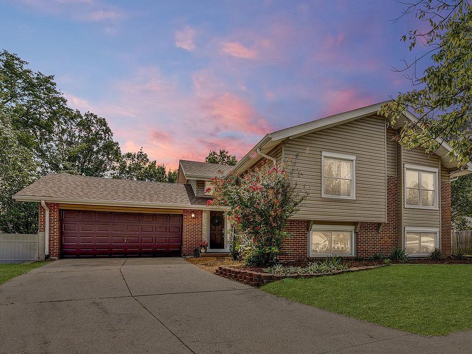 2nd image of 4 Rain Forest Ct