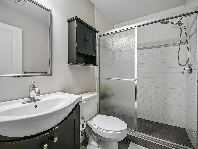 39 Grove St #B — Photo 15