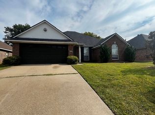 1605 Winchester Dr, Bossier City, LA 71112