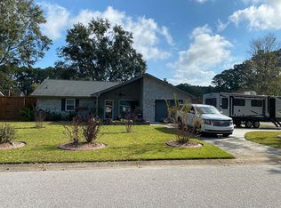 300 Gray Fox Ln, Goose Creek, SC 29445