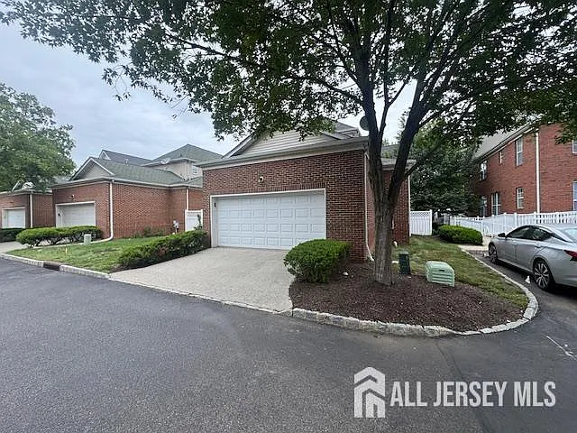 3 bed, 3.0 bath, 2197 sqft, $4,300 — Photo 4